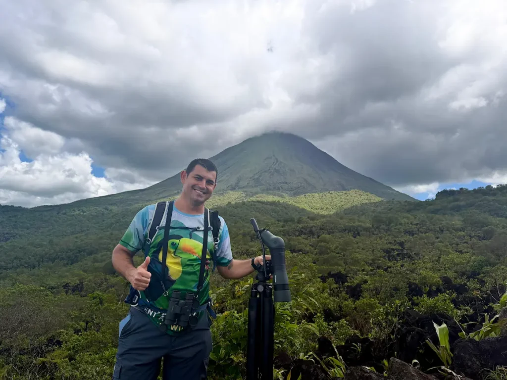 Costa Rica naturalist guide arenal volcano